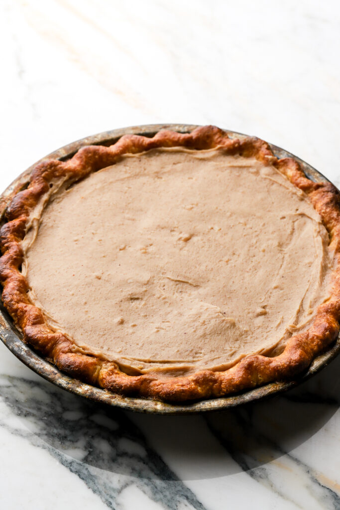 pie crust with apple pastry cream filling