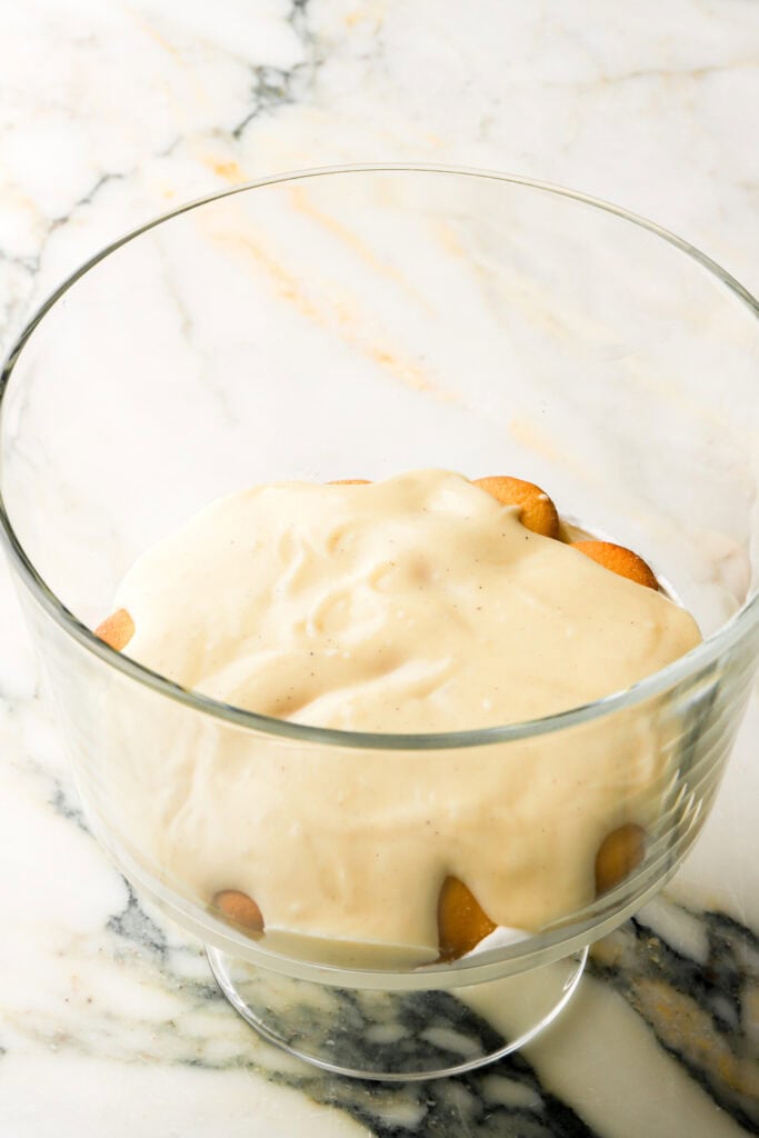 vanilla pastry cream on top of vanilla wafers