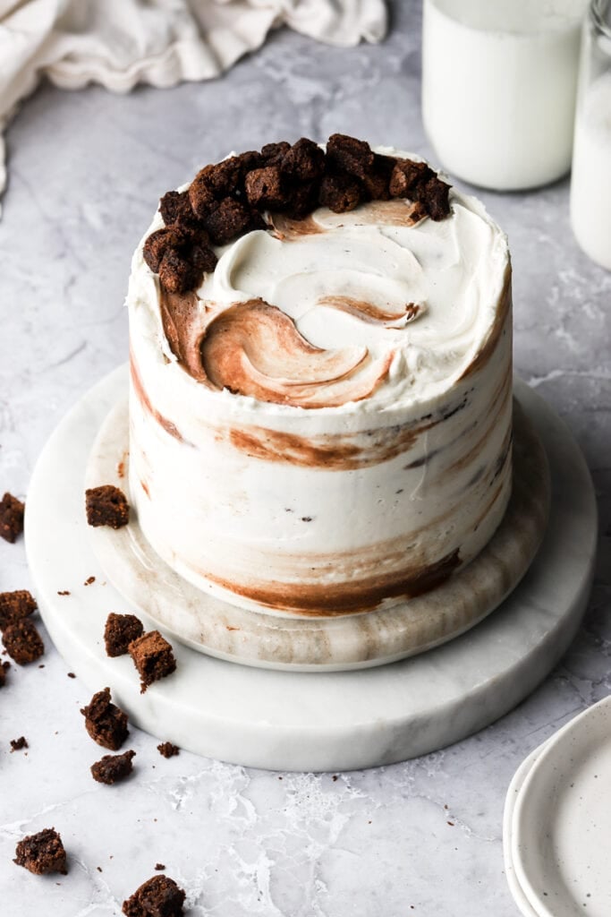 marbled frosting on brownie cake