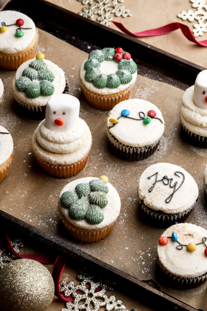 cupcakes decorated for christmas