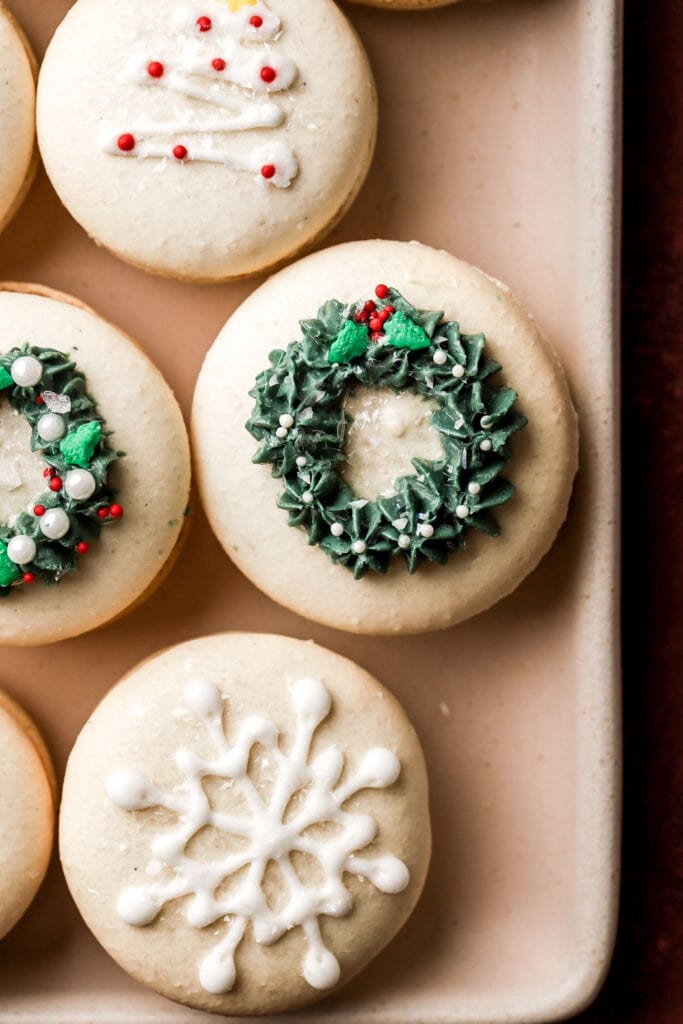 wreath macaron