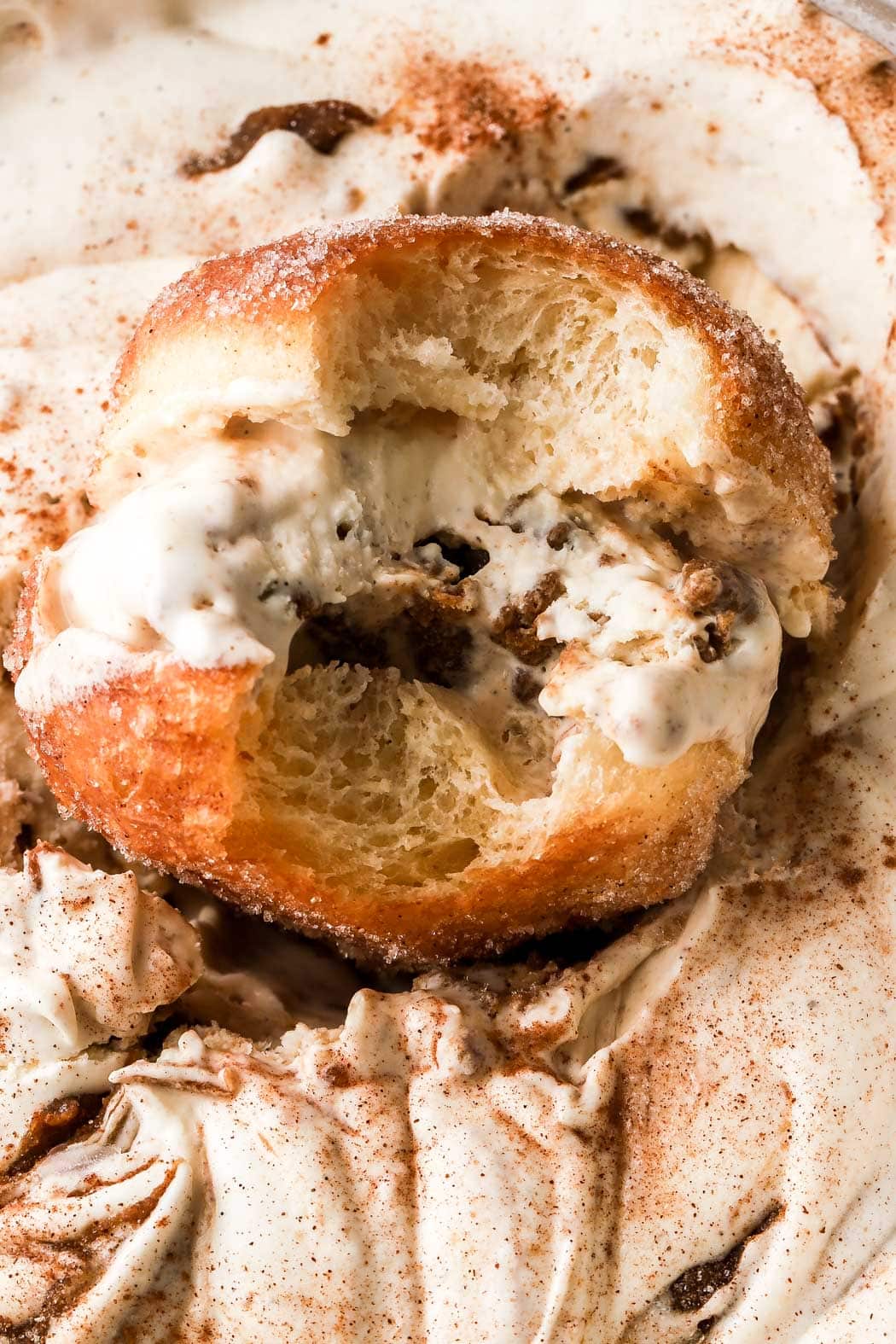 cinnamon roll ice cream
