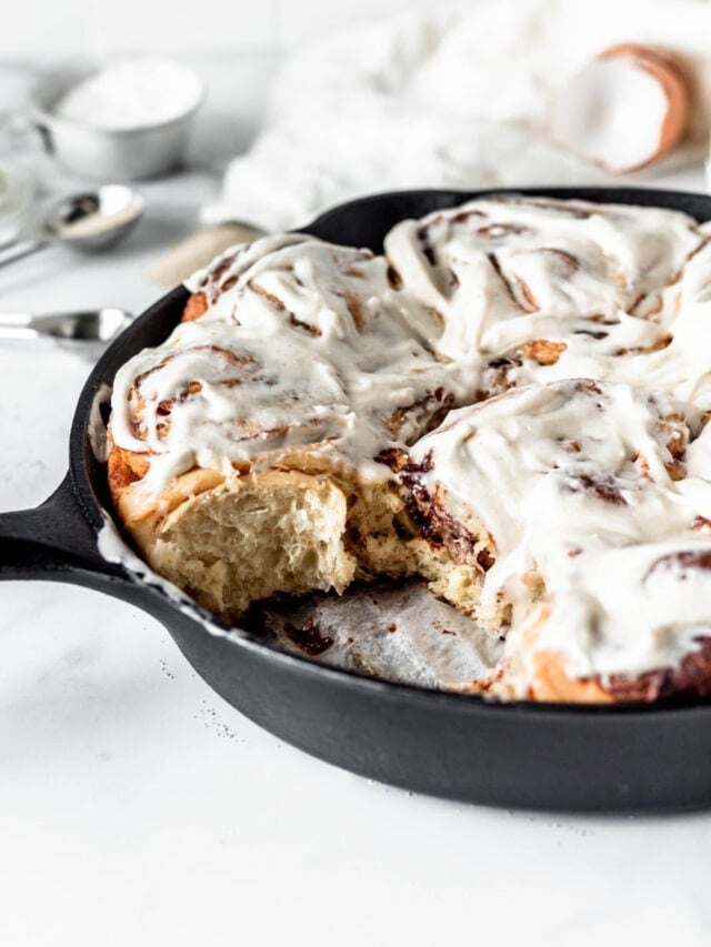 apple butter cinnamon rolls