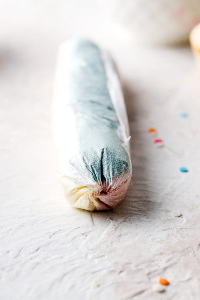 how to swirl frosting