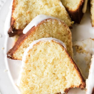 lemonade bundt cake slices