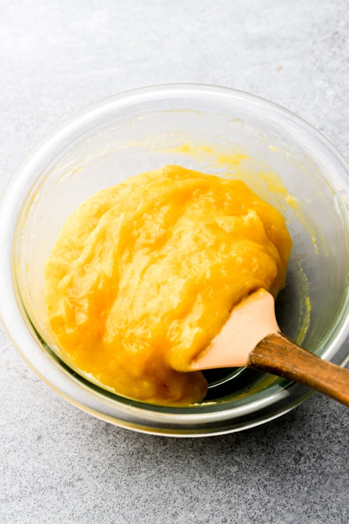 custard and mango jam mixed