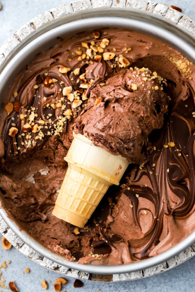 Nutella ice cream with a cone in the pan