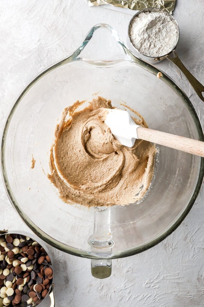 brown butter cream with sugar and eggs