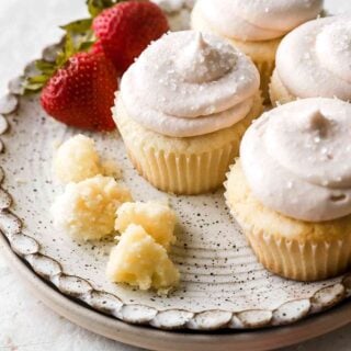 strawberries and cream cupcakes