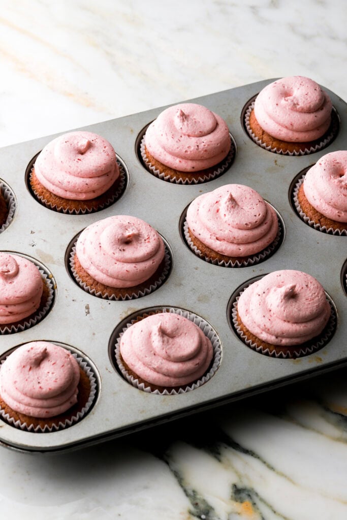 cupcakes frosted