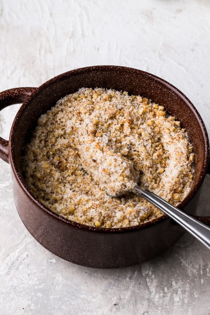 bowl with the walnut filling
